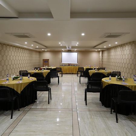 Grand Kailash Hotel Аурангабад Экстерьер фото
