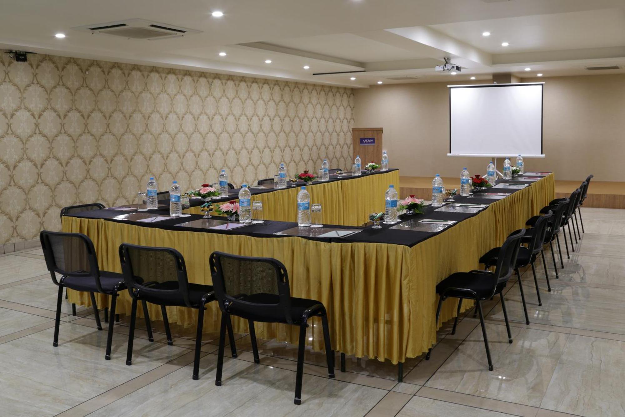 Grand Kailash Hotel Аурангабад Экстерьер фото