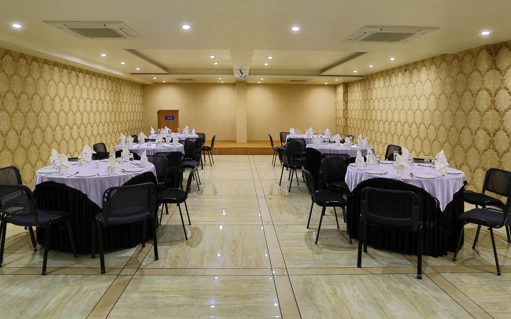 Grand Kailash Hotel Аурангабад Экстерьер фото